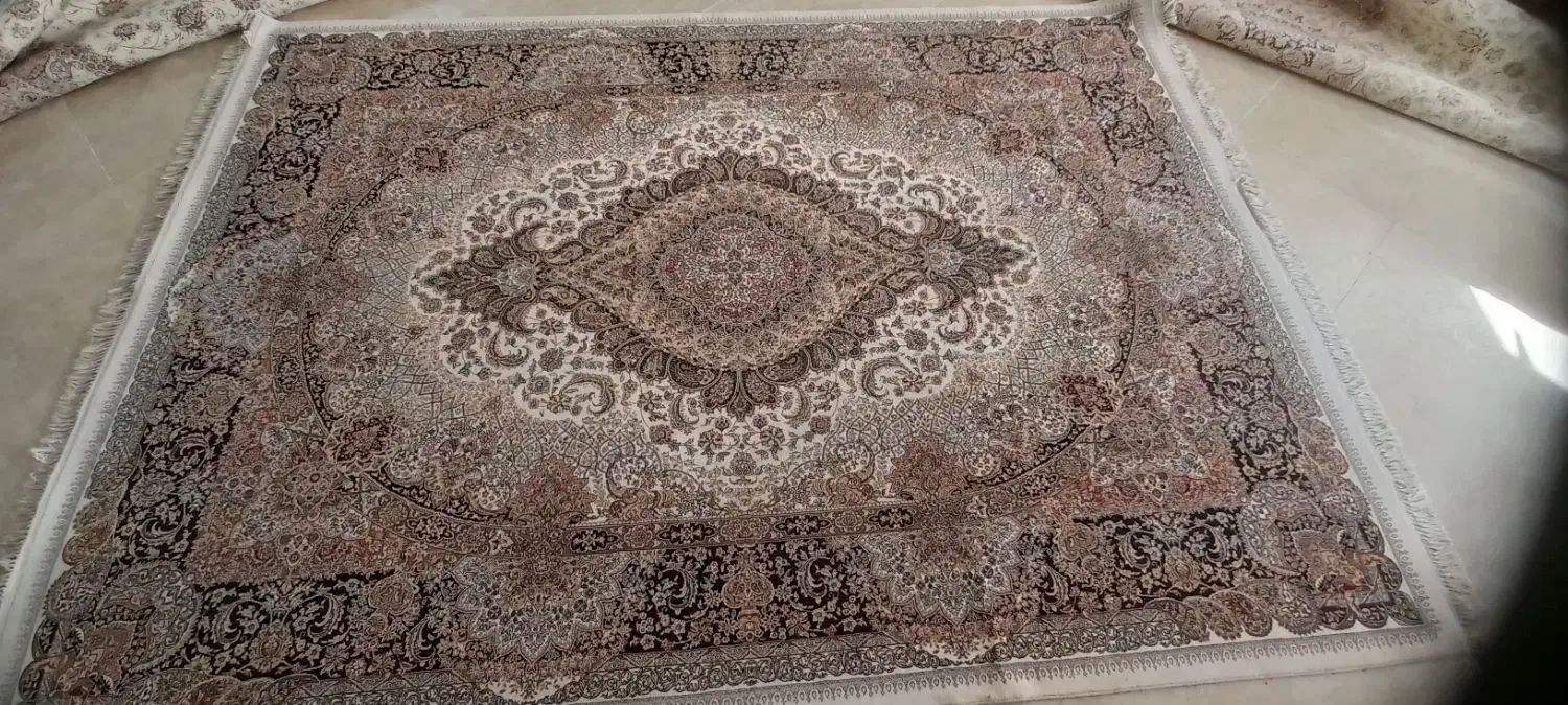 فرش ۹متری سالم و تمیز|فرش|سبزوار, قصبه اب یمین|دیوار