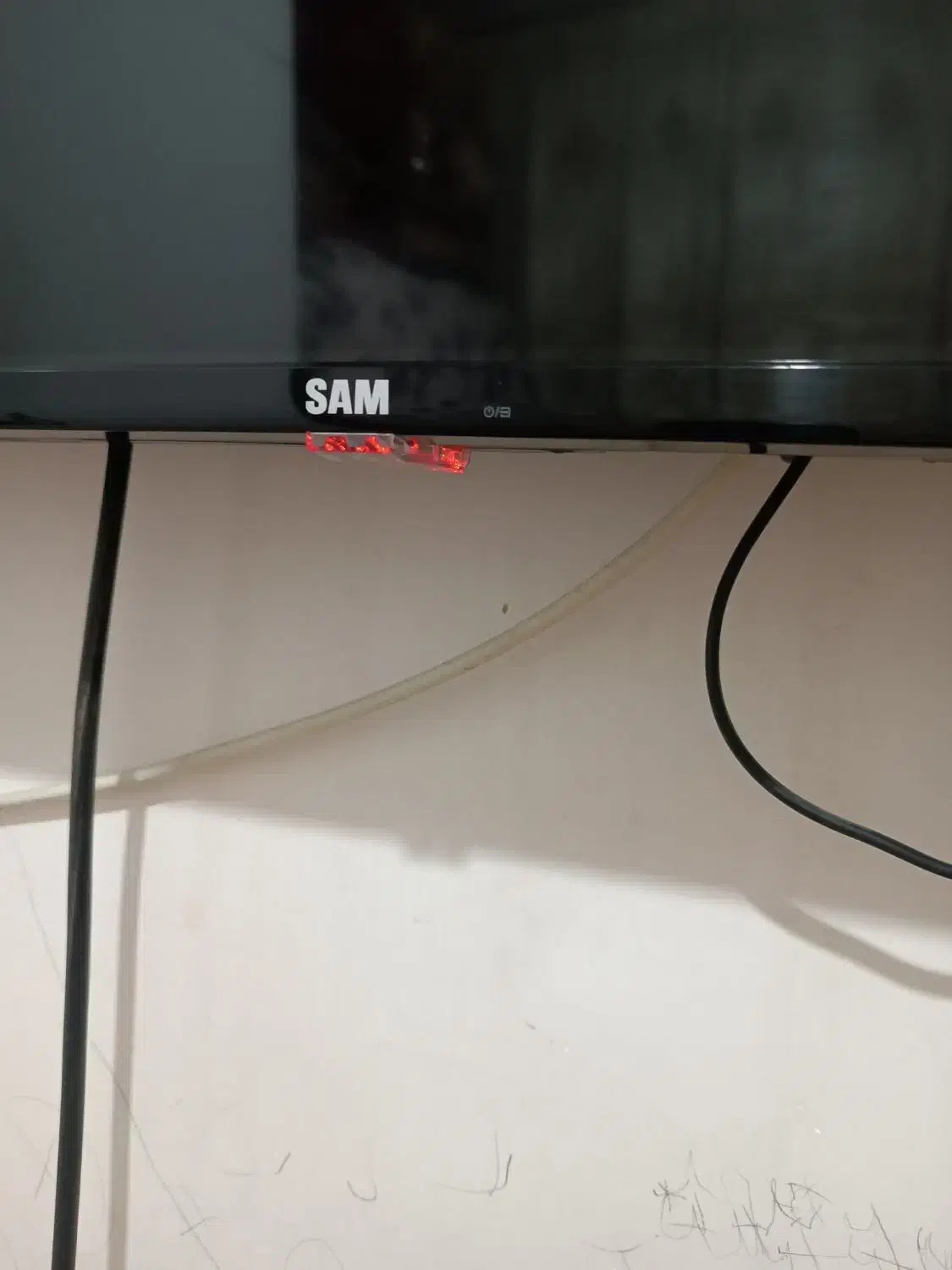 تلویزیون سام 32|تلویزیون و پروژکتور|رشت, پاره بیجار|دیوار