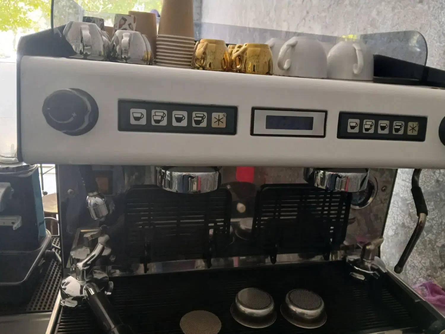 فروش فوری دستگاه اسپرسو ساز|کافی‌شاپ و رستوران|خمینی‌شهر, |دیوار