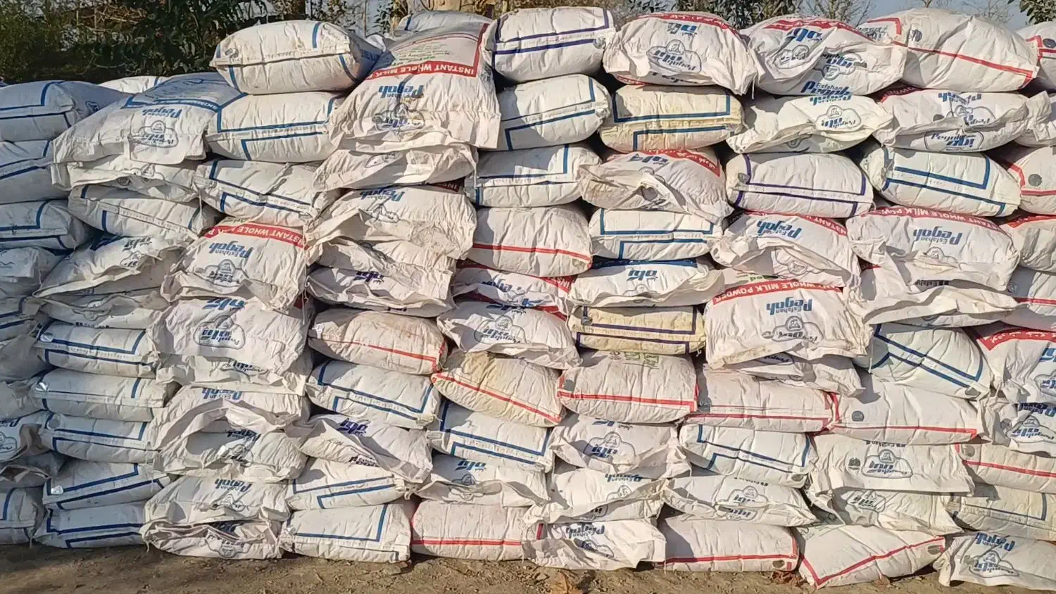 کود حیوانی گاوی پوسیده و خرد شده و کیسه شده|گل و گیاه طبیعی|تهران, نیلوفر|دیوار