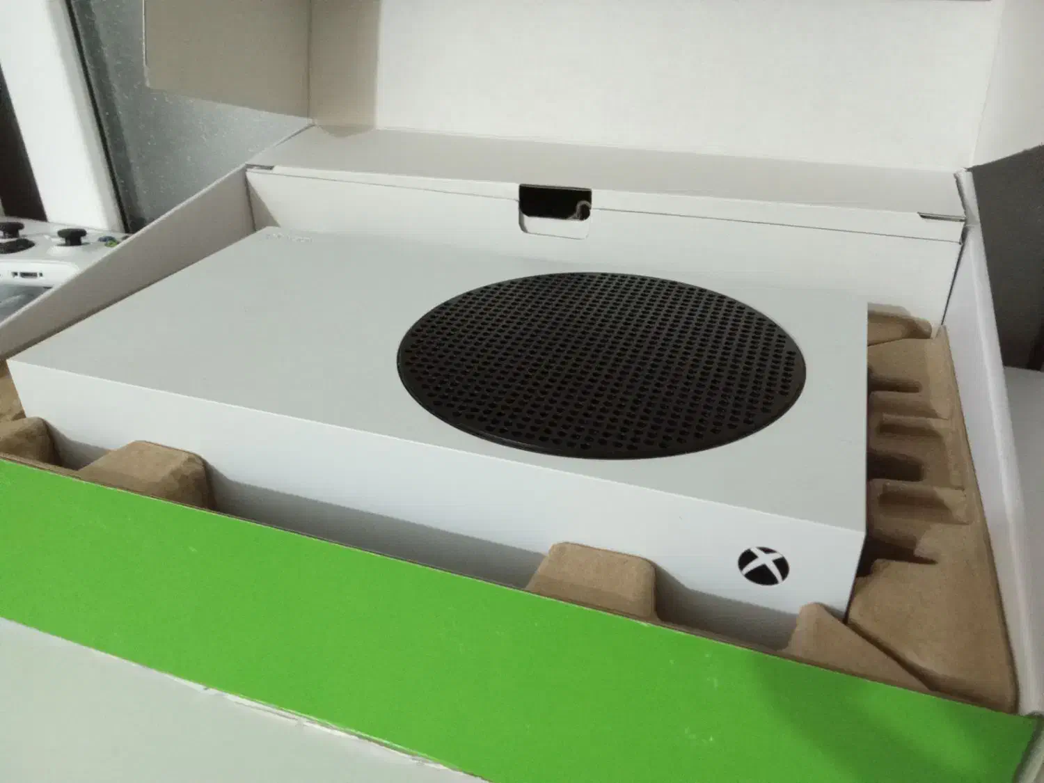 xbox series s 512g به همراه مانیتور و پایه شارژر|کنسول، بازی ویدئویی و آنلاین|تهران, شهران شمالی|دیوار
