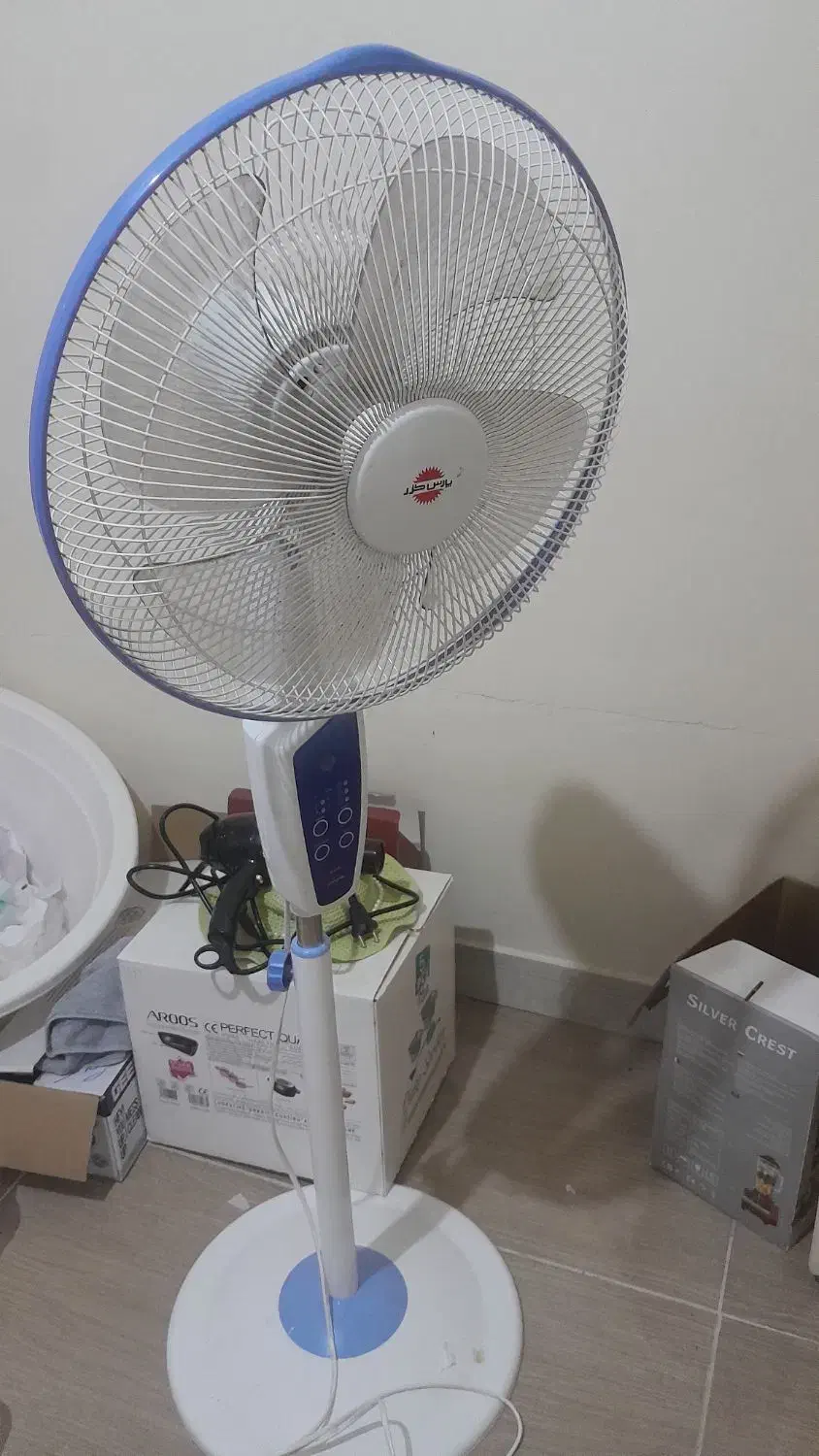 پنکه ایستاده  پارس خزر|پنکه و تصفیه‌کنندهٔ هوا|چهاردانگه (تهران), |دیوار