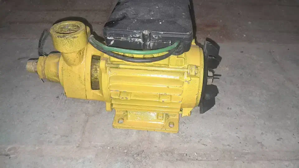 پمپ نیم اسب نیاز به سرویس دارد|مصالح و تجهیزات ساختمان|خرمشهر, |دیوار