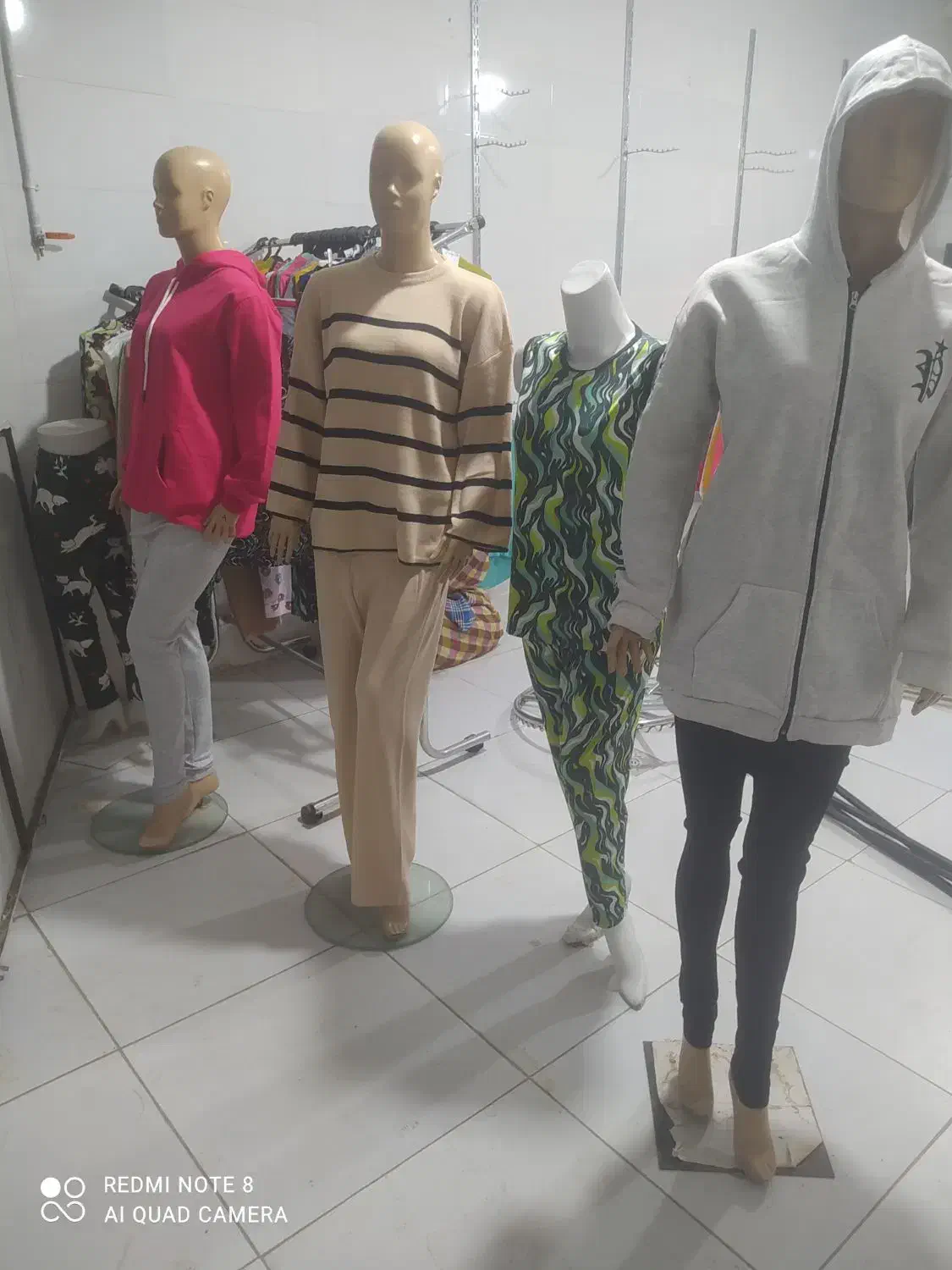 مانکن زنانه ایستاده +رگال دیواری|فروشگاه و مغازه|خرم‌آباد, |دیوار