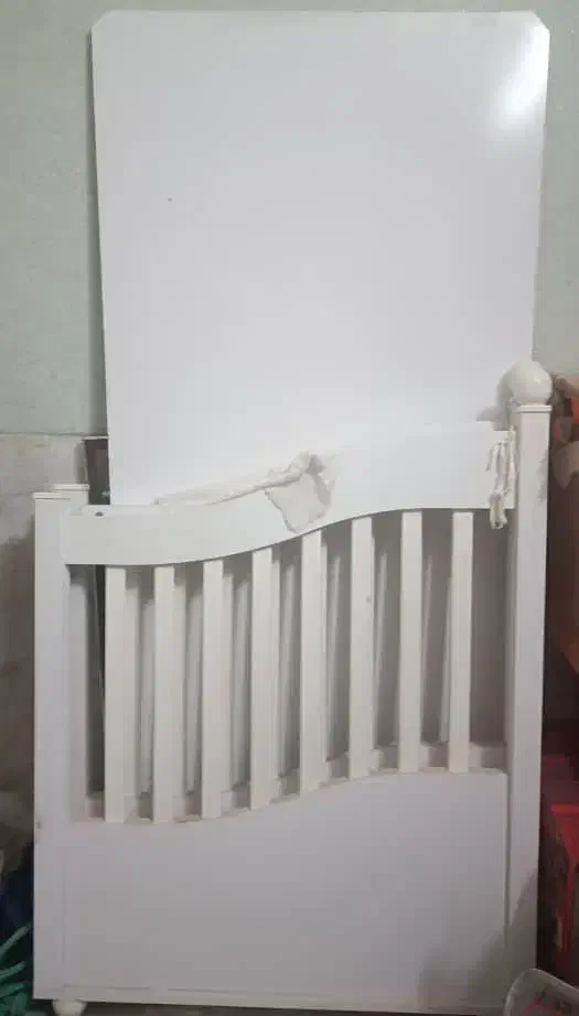 تخت نوزاد|تخت و صندلی بچه|بوشهر, |دیوار