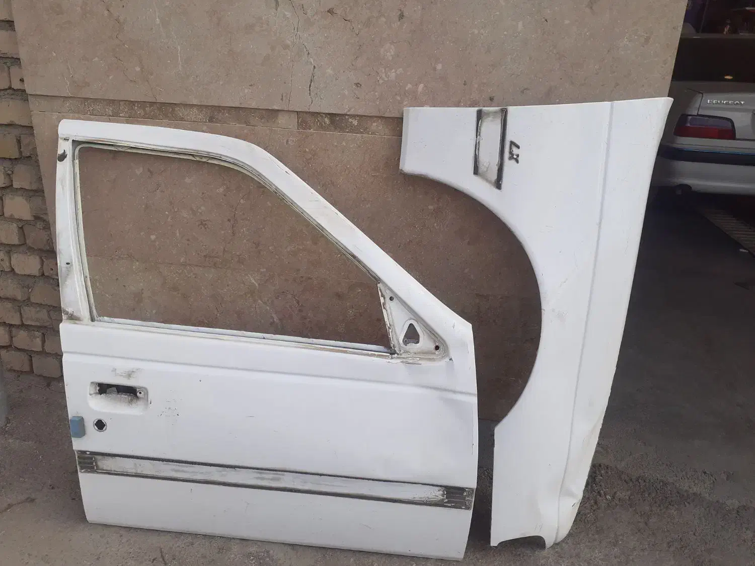 درب جلوسمت شاگردوگلگیرجلو سمت شاگرد|قطعات یدکی و لوازم جانبی|نیشابور, دارایی|دیوار