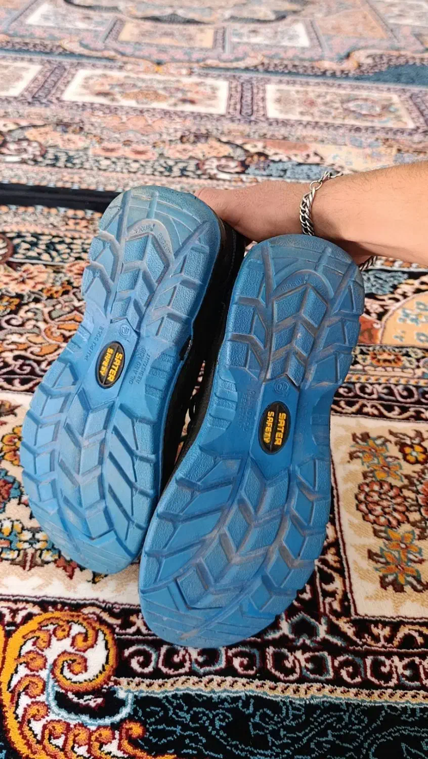 کفش ساتر|کیف، کفش، کمربند|نیشابور, هفده شهریور|دیوار