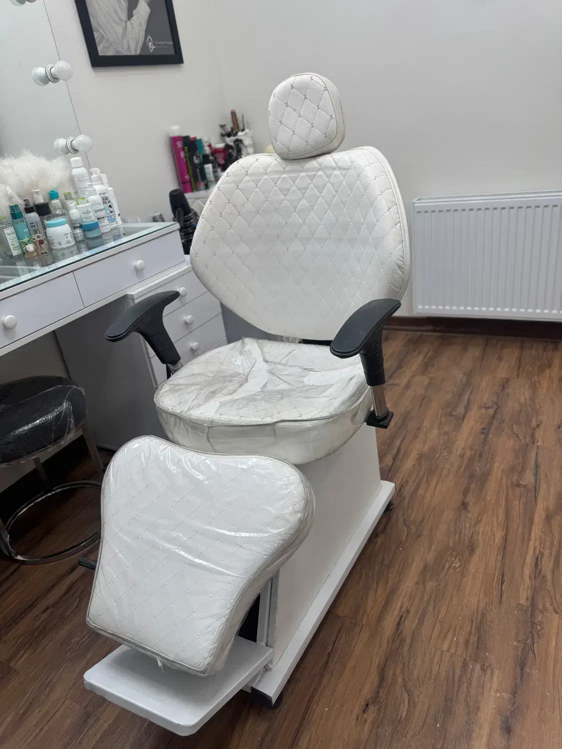 فروش تخت و صندلی|آرایشگاه و سالنهای زیبایی|خرمآباد, |دیوار