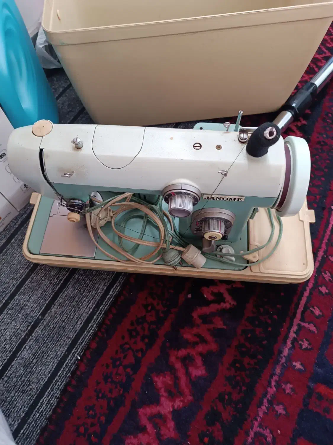 چرخ خیاطی|چرخ خیاطی و ریسندگی|دوگنبدان, |دیوار