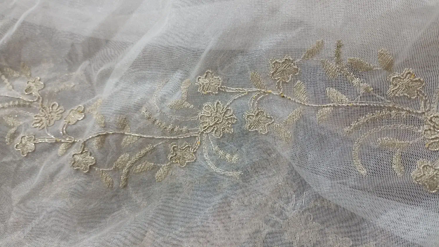 شش متر پرده تور خامه دوزی شده|پرده، رانر، رومیزی|تربت جام, والفجر|دیوار