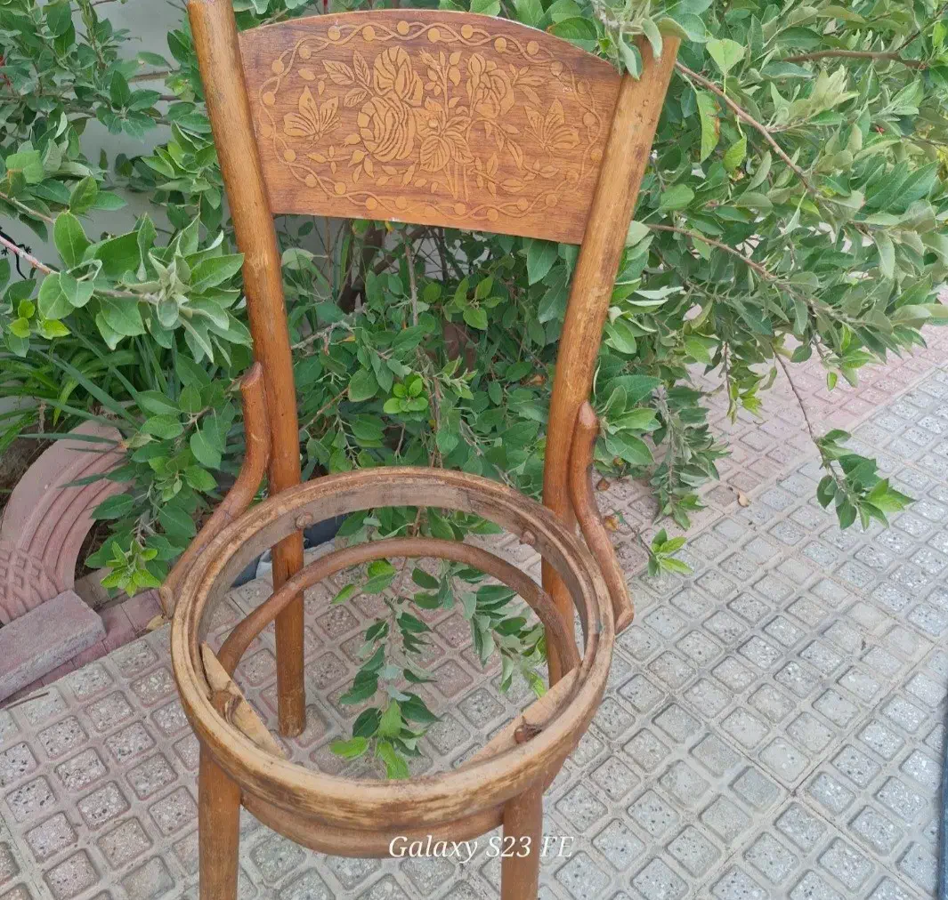 صندلی قدیمی|کلکسیون اشیاء عتیقه|فسا, |دیوار