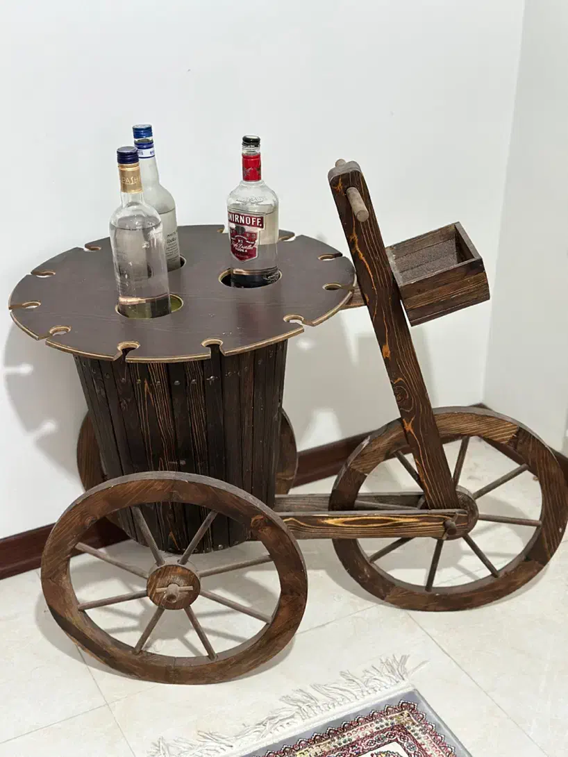 سه چرخه چوبی میز بار|بوفه، ویترین، کنسول|شاهینشهر, شهرک میلاد|دیوار