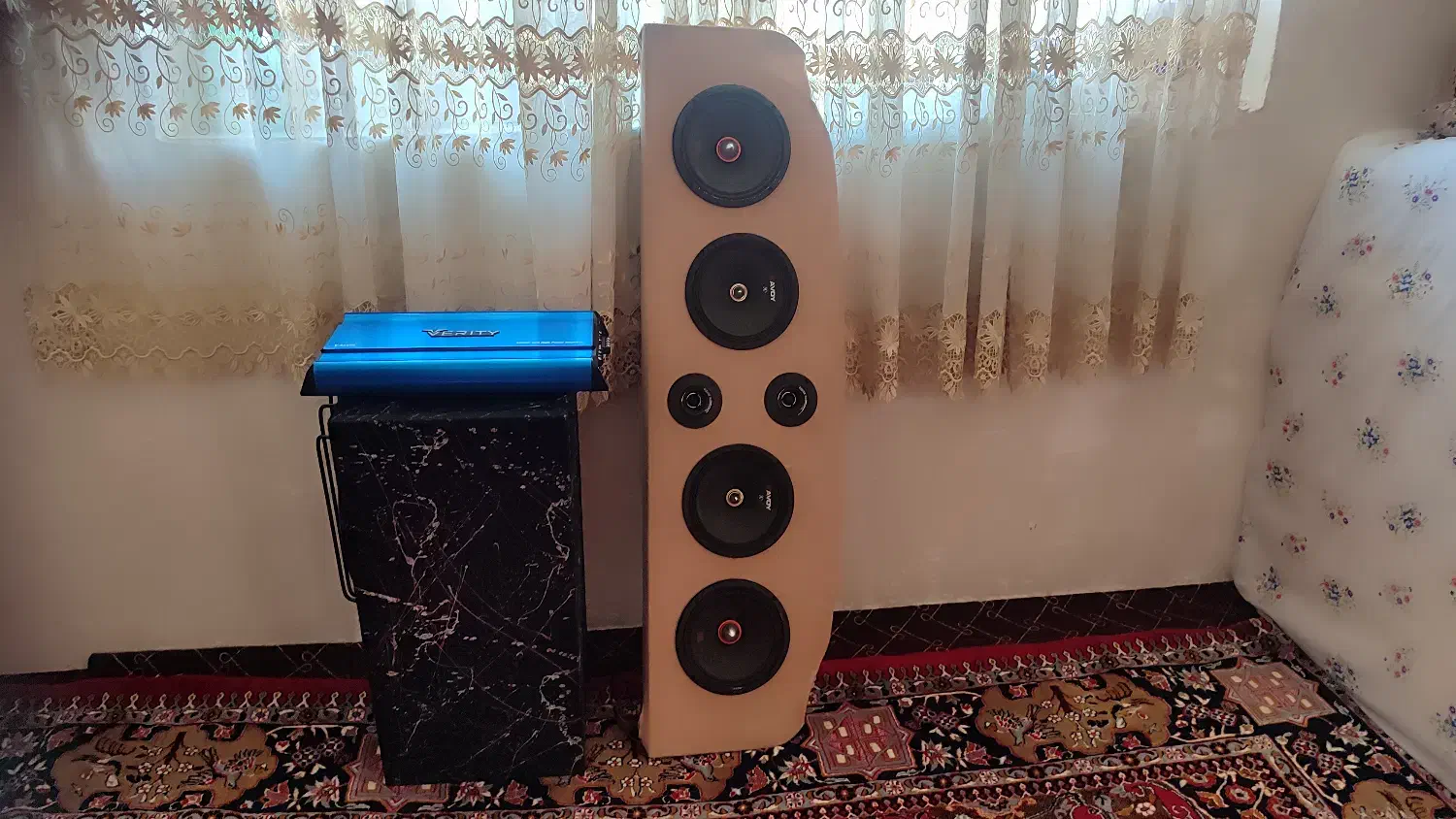 سیستم صوتی|صوتی و تصویری|نقده, |دیوار