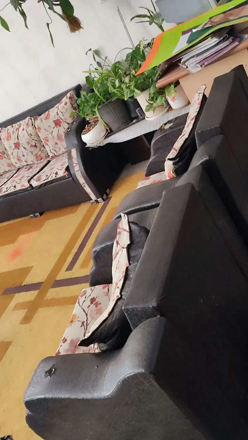 مبل7نفره،تعدادی صندلی نهارخوری،65 عددپنل پیش ساخته|مبلمان خانگی و میز عسلی|شیراز, شهرک مخابرات|دیوار