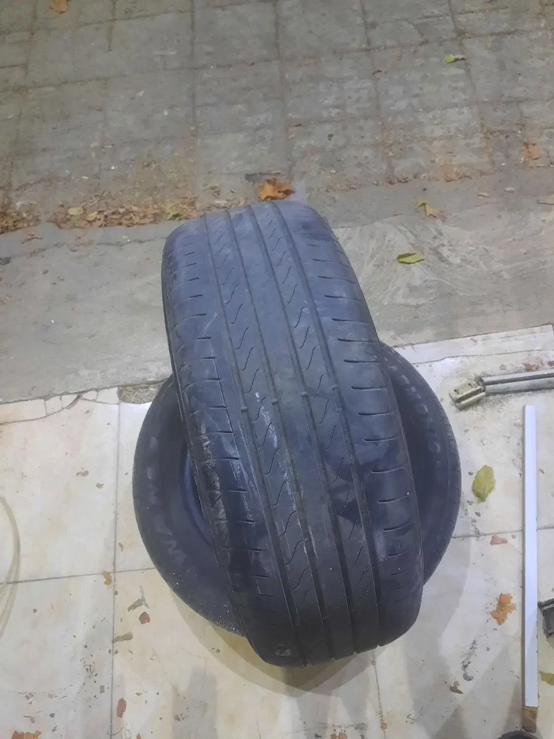 فروش یک جفت لاستیک وانلی چینی درجه یک ۵۰ درصد کار|قطعات یدکی و لوازم جانبی|کوهدشت, |دیوار