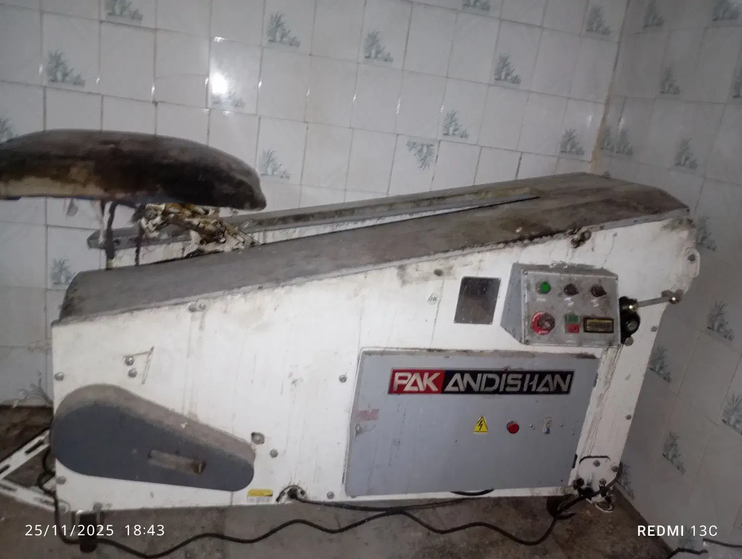 ربات ونون دار|ماشینآلات صنعتی|رودان, |دیوار