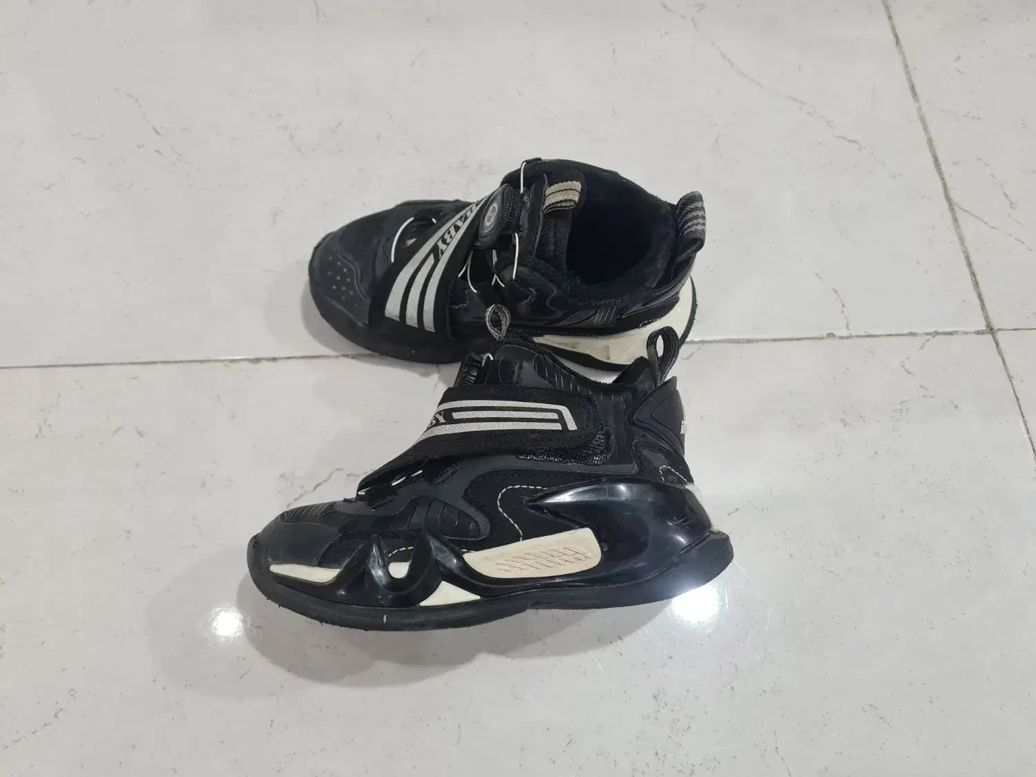 فروش کتونی بچه گانه برند خارجی|کفش و لباس بچه|لنگرود, |دیوار