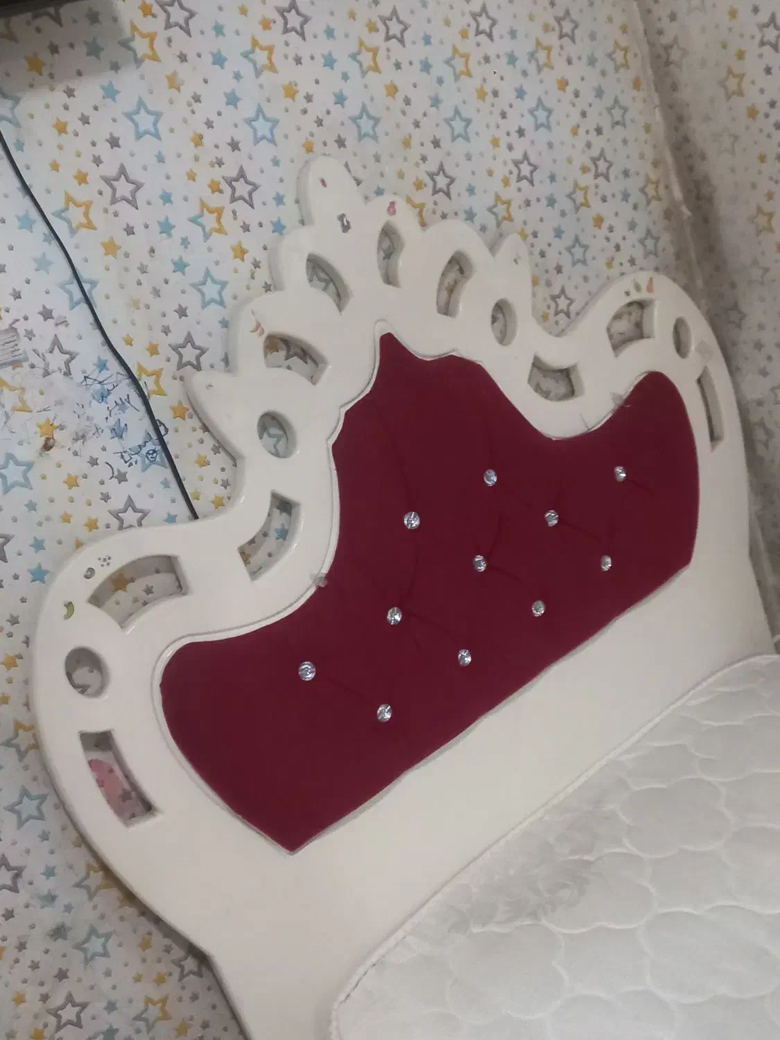 تخت یک نفر در حد|تخت و سرویس خواب|رشت, بیجارپس|دیوار