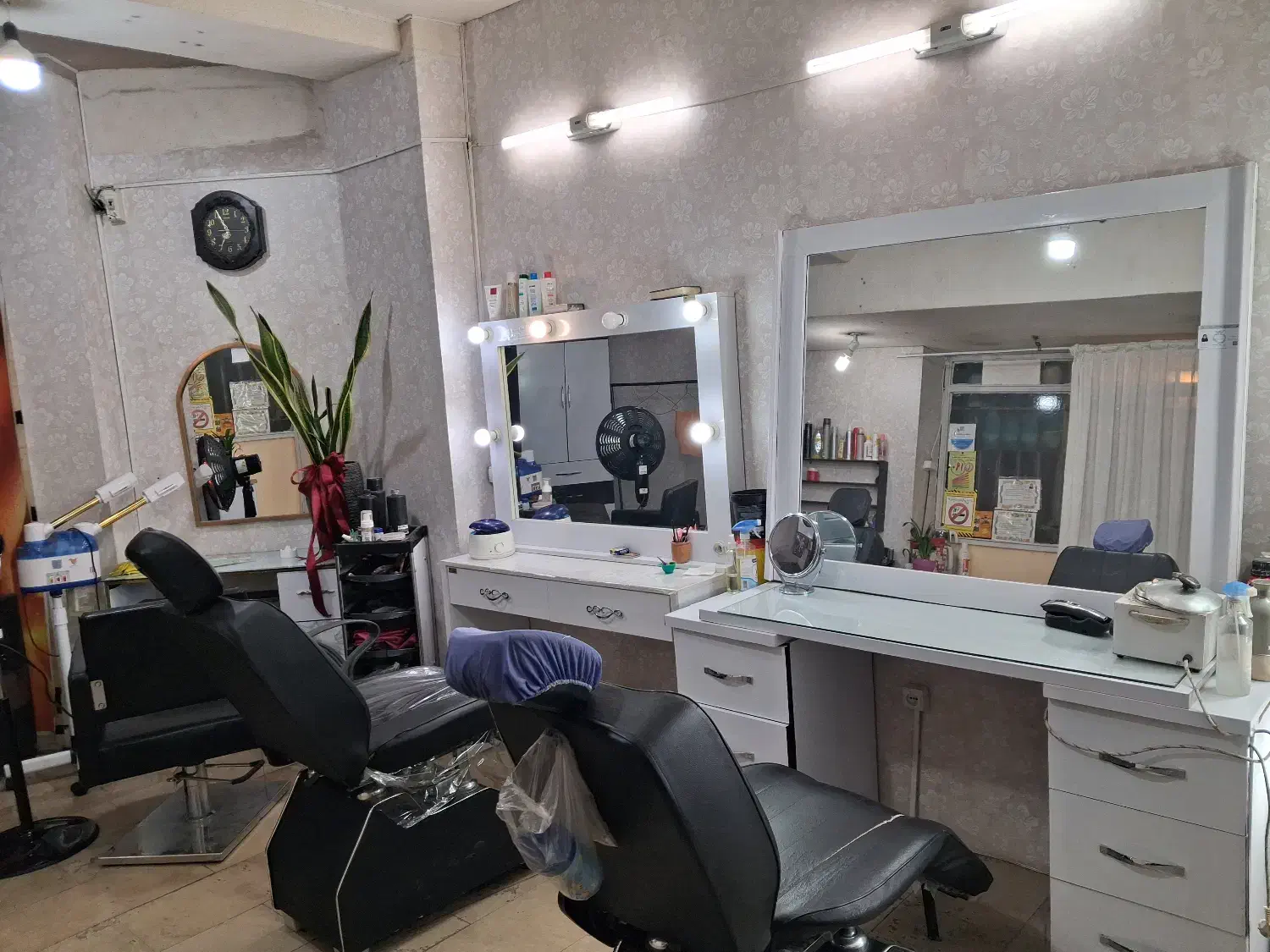 دکورسالن زیبایی زنانه مردانه|آرایشگاه و سالنهای زیبایی|تهران, بروجردی|دیوار