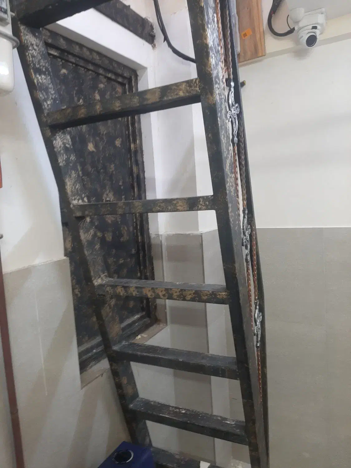 فروش نردبان آهنی (سنگین)|ابزارآلات|رشت, صفاری|دیوار