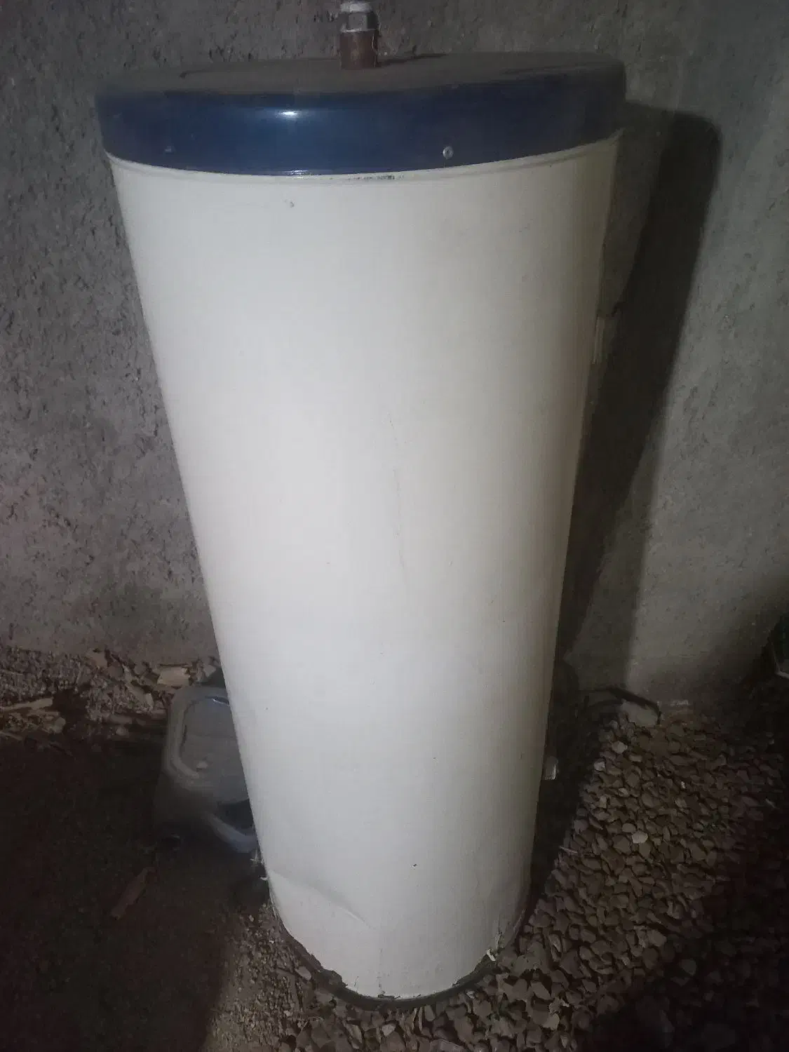 ابگرمکن ۱۲۰ لیتری تمیز. و کولر پنجرهای|آبگرمکن، پکیج، شوفاژ|بندرعباس, |دیوار