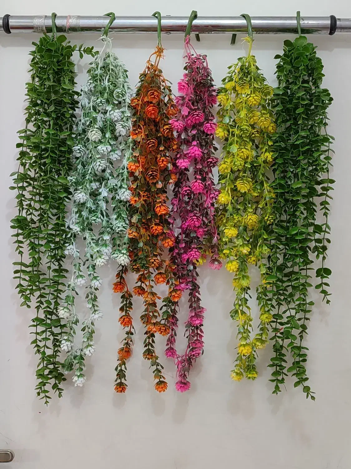 انواع آویز شمشاد سبز و قاصدک های رنگی جذاب|گل مصنوعی|کرج, فاز ۴ مهرشهر|دیوار