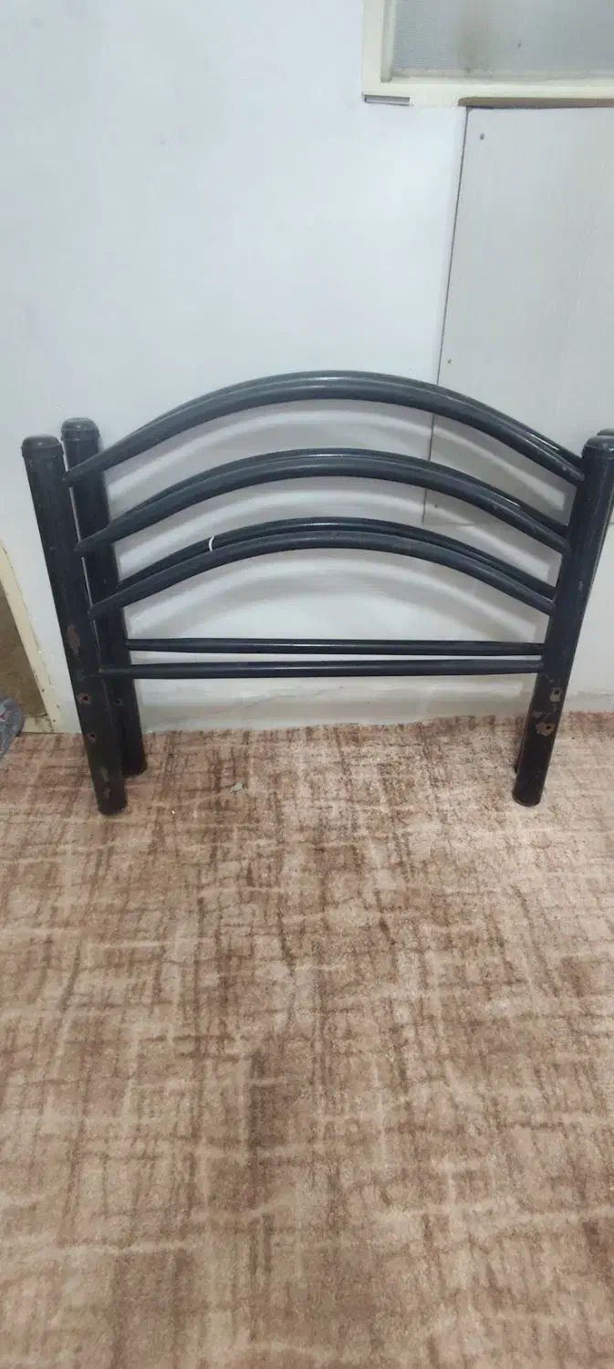 یک عدد میز دلاور وتخت فلزی|تخت و سرویس خواب|بندر گناوه, |دیوار