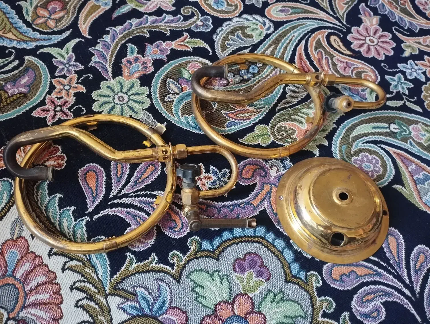 لوستر و روشنایی  جنس برنج|لوستر و چراغ آویز|قم, شاه ابراهیم|دیوار