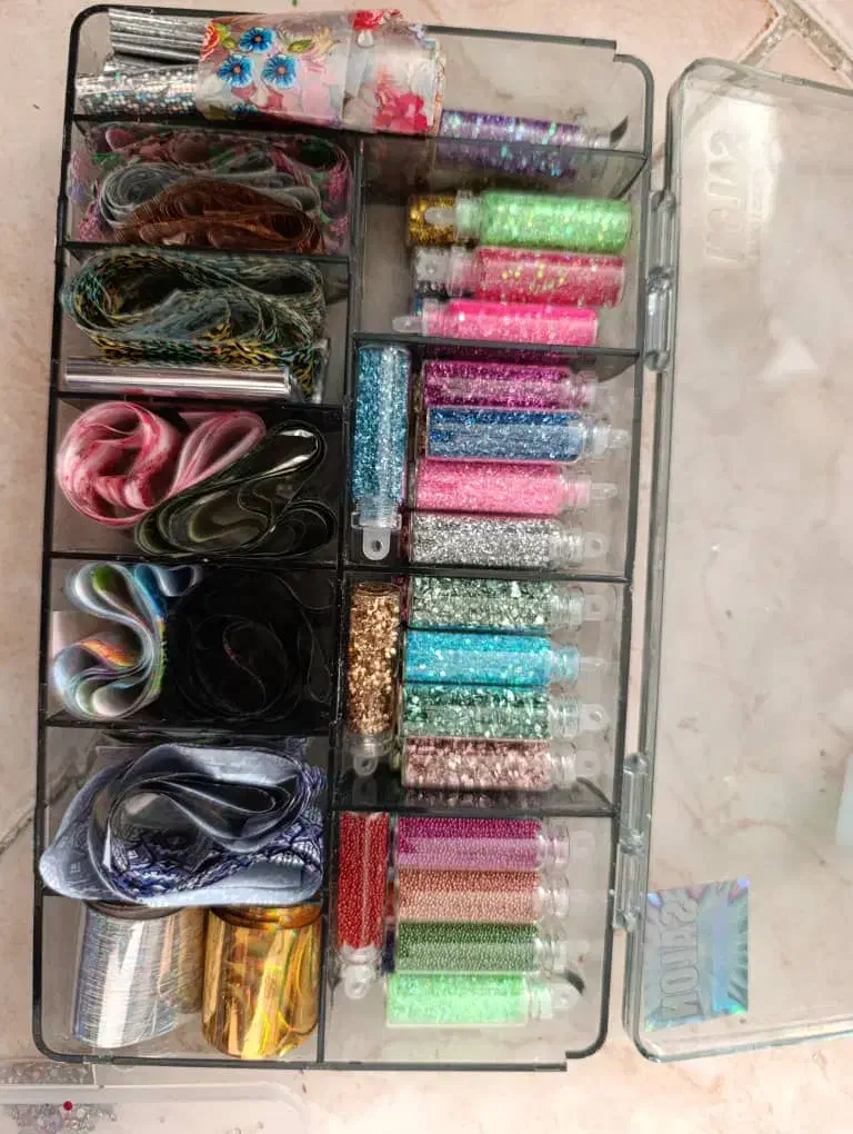 لوازم ناخن|آرایشگاه و سالن‌های زیبایی|هشتگرد, مدرس|دیوار