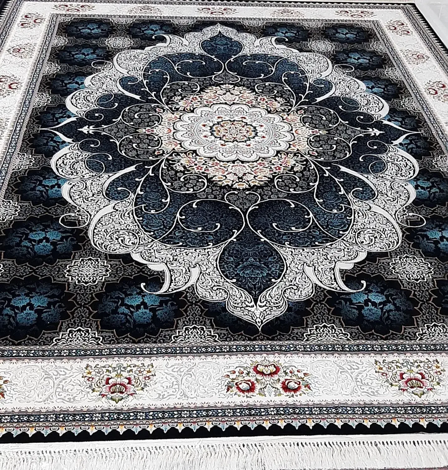 فرش سورمه ای|فرش|مرودشت, استادیوم‎|دیوار