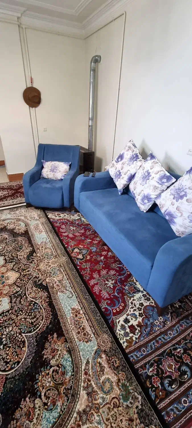 مبل ۷ نفره با کوسن هاش دست دوم|مبلمان خانگی و میز عسلی|بروجرد, |دیوار