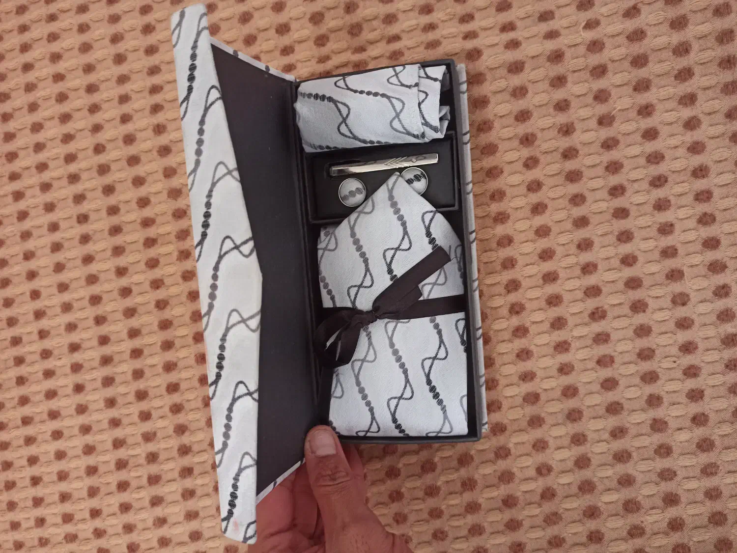 ست کروات و پاپیون|کیف، کفش، کمربند|کاشان, رجایی|دیوار