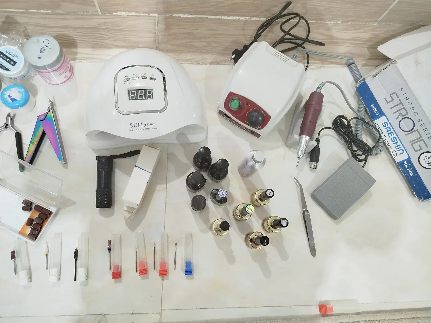 لوازم کاشت ناخن|آرایشگاه و سالن‌های زیبایی|مشگین شهر, |دیوار