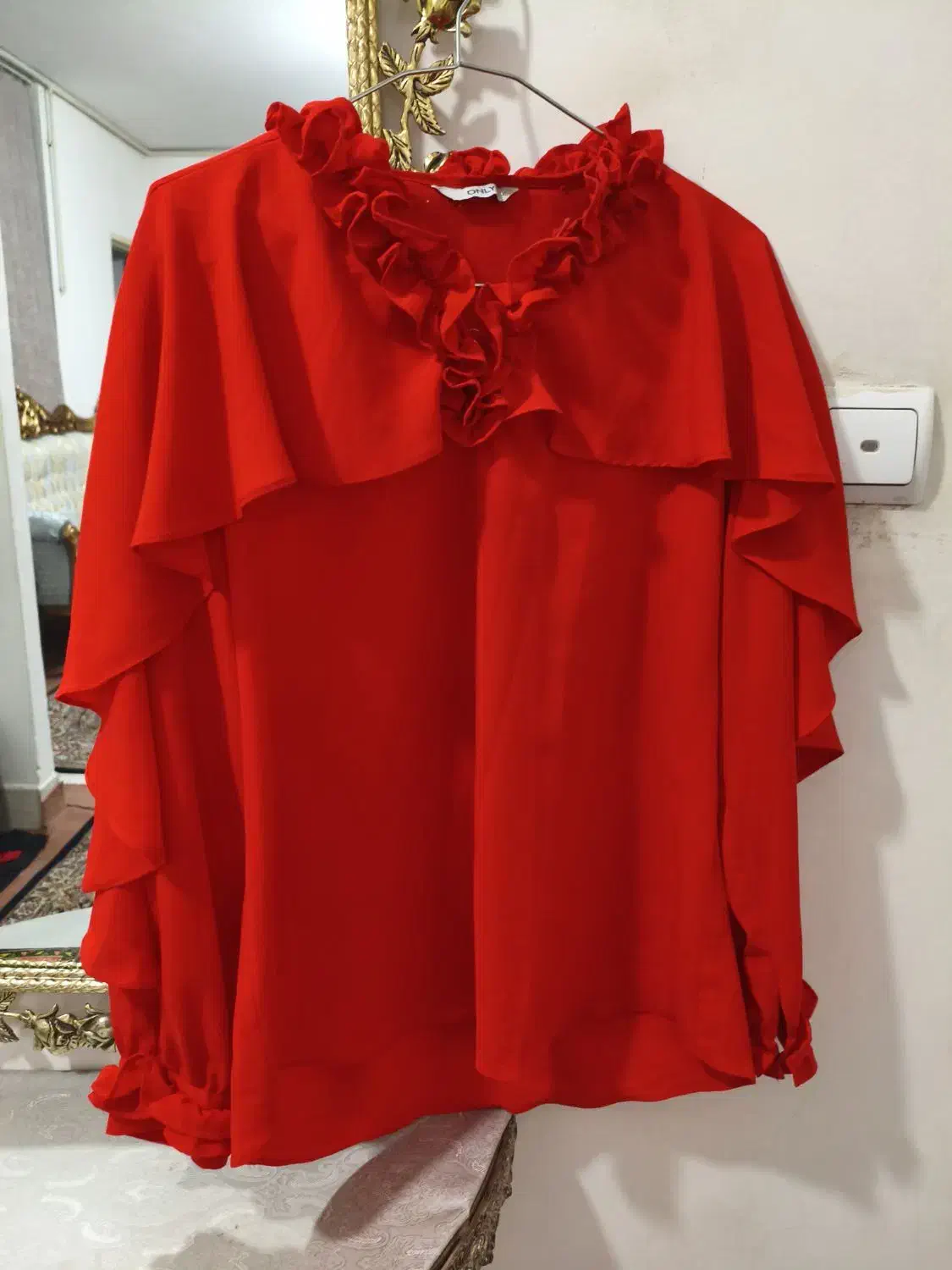 شومیز و دامن یلدایی|لباس|کرج, ساسانی (قلمستان)|دیوار