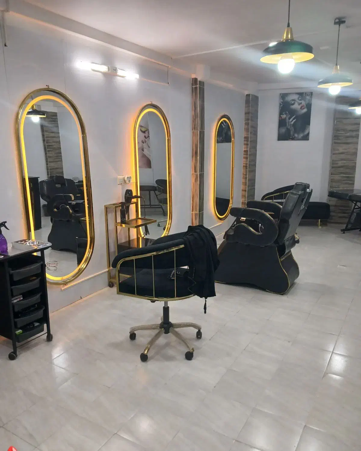 سالن ماه رویان|خدمات آرایشگری و زیبایی|ساوه, |دیوار