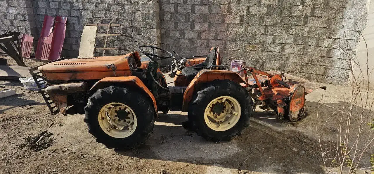 تراکتور گلدونی کمرشکن 230 ایتالیایی مدل 68|ماشین‌آلات صنعتی|کرمان, |دیوار