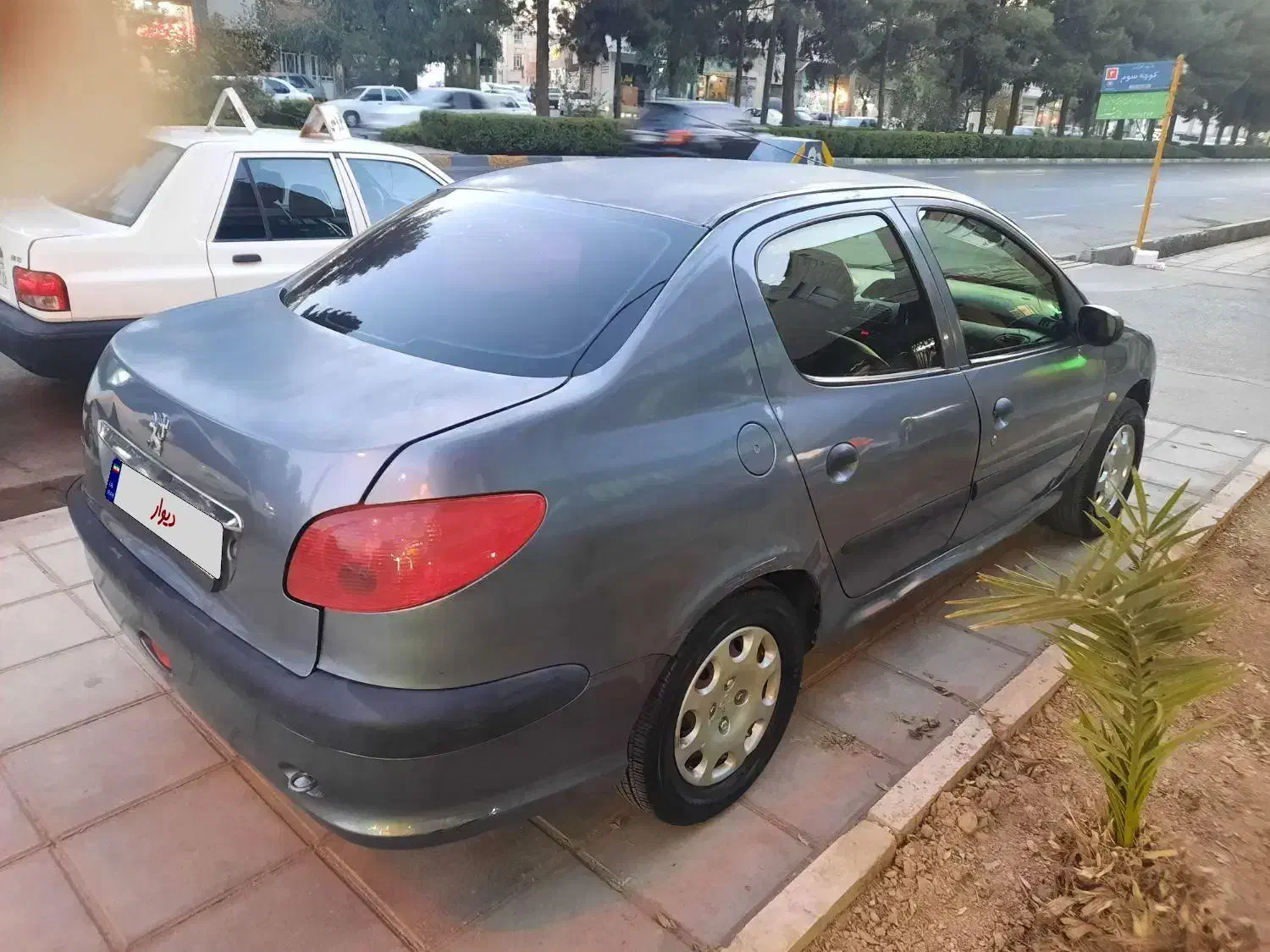 ۲۰۶صندوقدار ۸۷ موتور tu5|خودرو سواری و وانت|قم, نخودی|دیوار