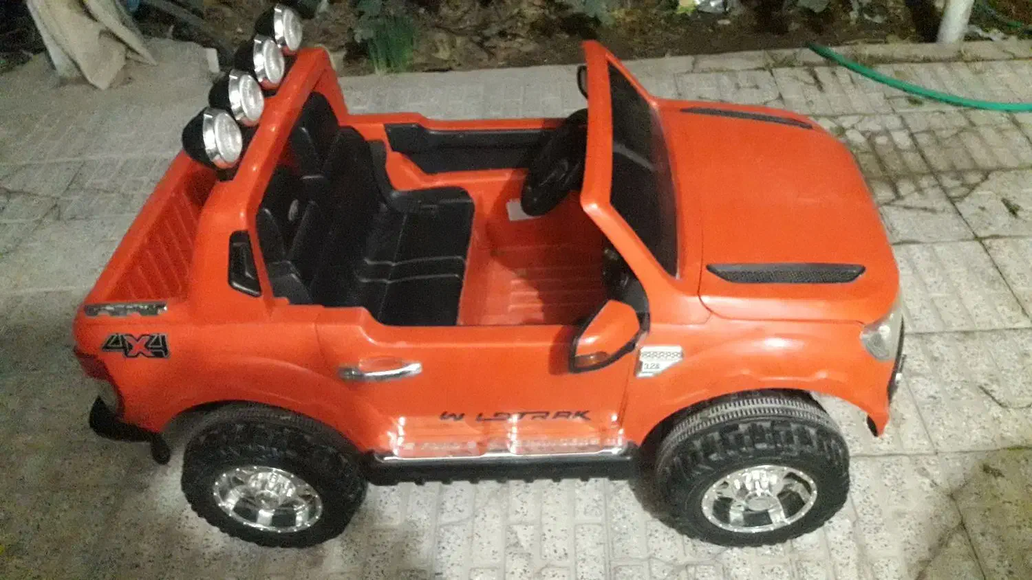 ماشین شارژی دو موتور وانت پیکاب|اسباب‌بازی بچه|پیر بکران, |دیوار