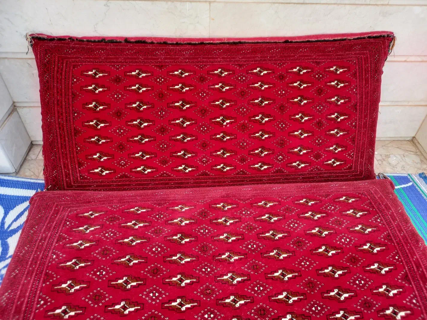 پشتی دستباف|پشتی|نیشابور, شهرک فرهنگیان|دیوار