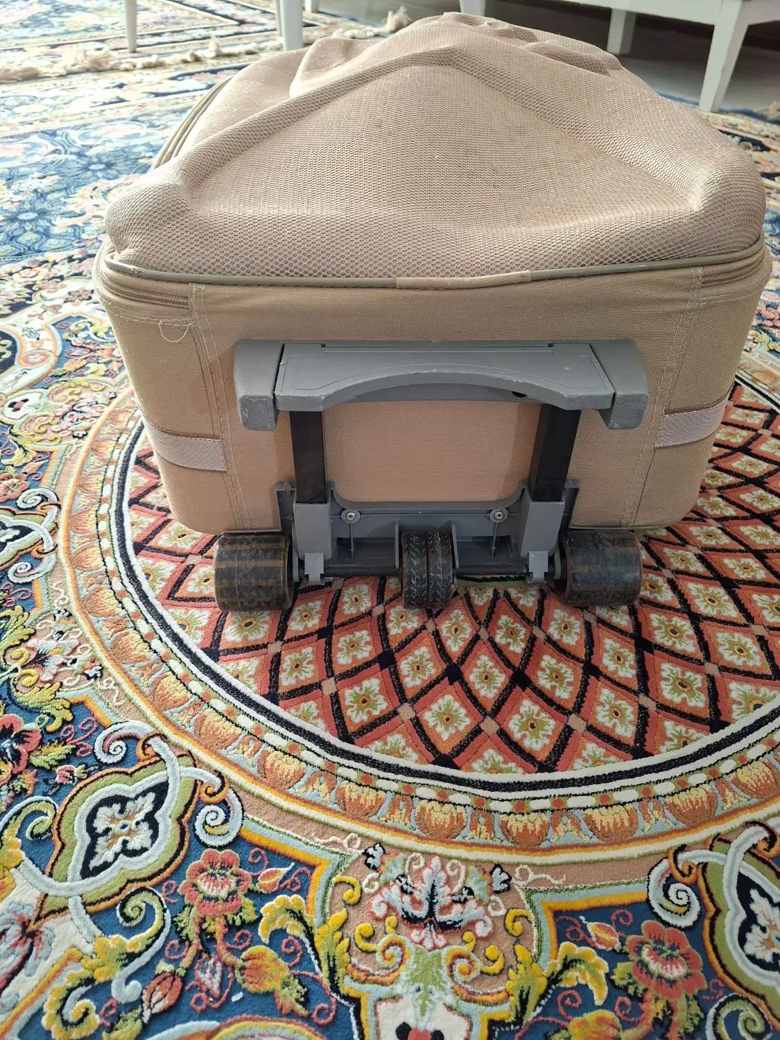 چمدان چرخ دار سالم|کیف، کفش، کمربند|کهریزک, |دیوار