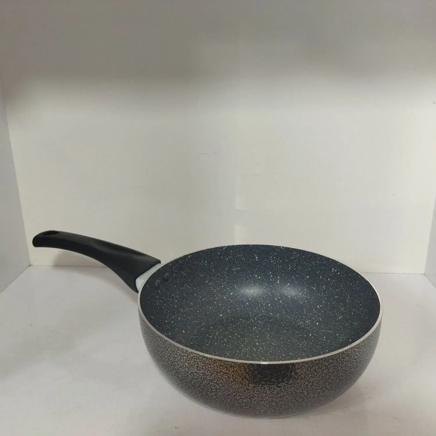 ماهیتابه ووک گرانیتی عروس مدل سربی سایز 24|ظروف پختوپز|رشت, منظریه|دیوار