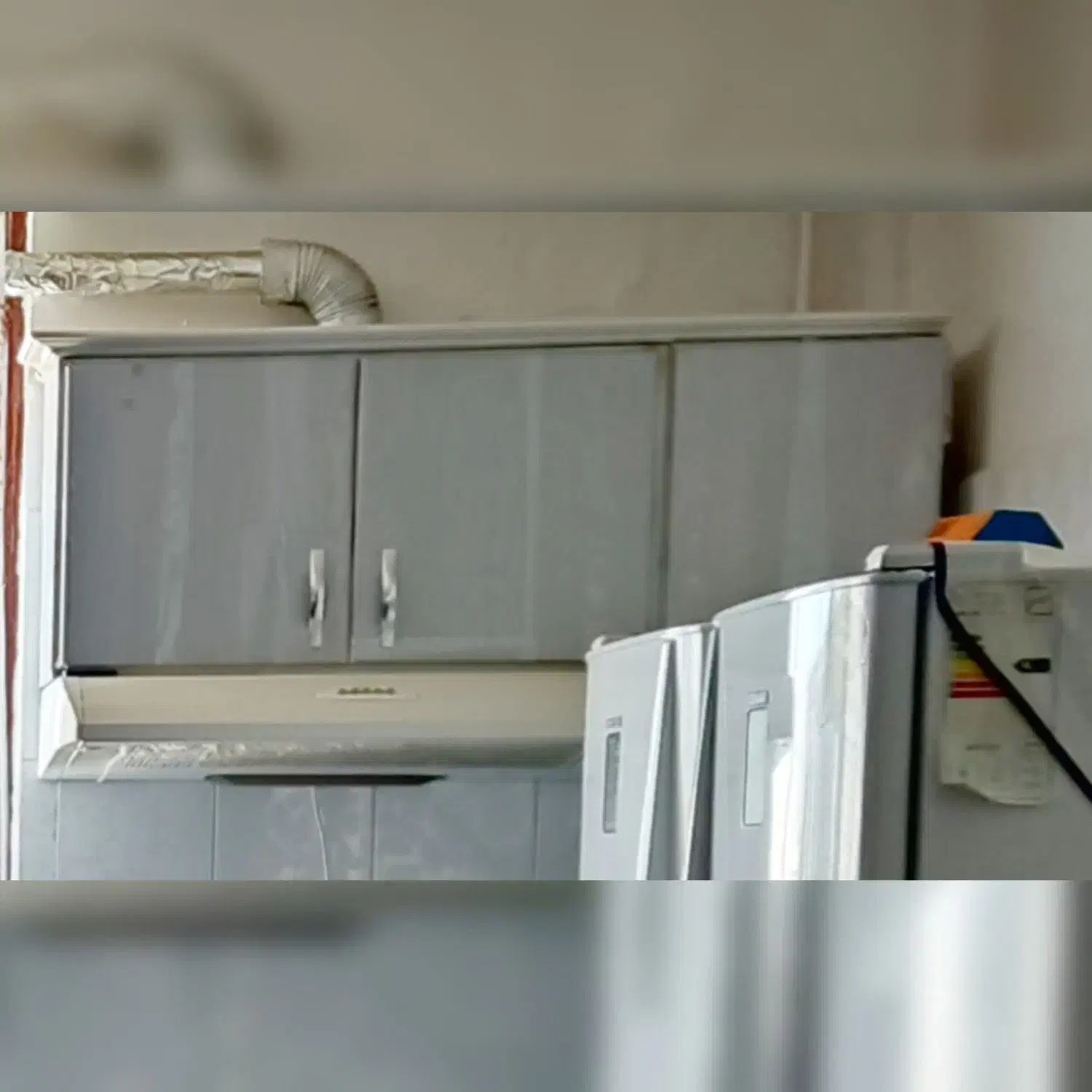 هود بیمکث|هود|نهاوند, |دیوار