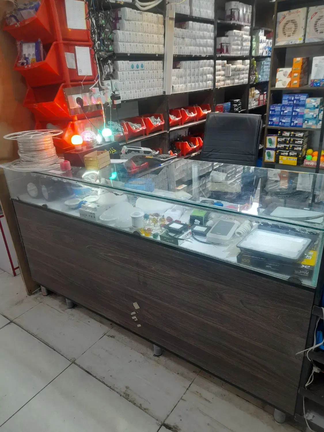 فروش قفسه و ویترین|فروشگاه و مغازه|قم, پردیسان|دیوار