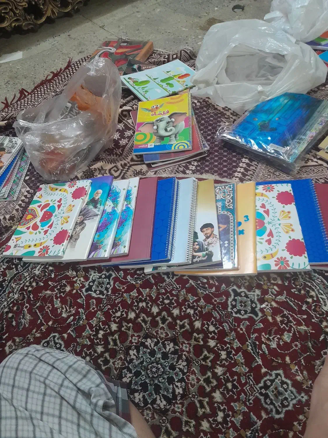 دفتر ۲۰۰و۱۰۰و۸۰و۶۰و۵۰و۴۰ نقاشی وزبان موجود میباشد|لوازم التحریر|تهران, طیب|دیوار