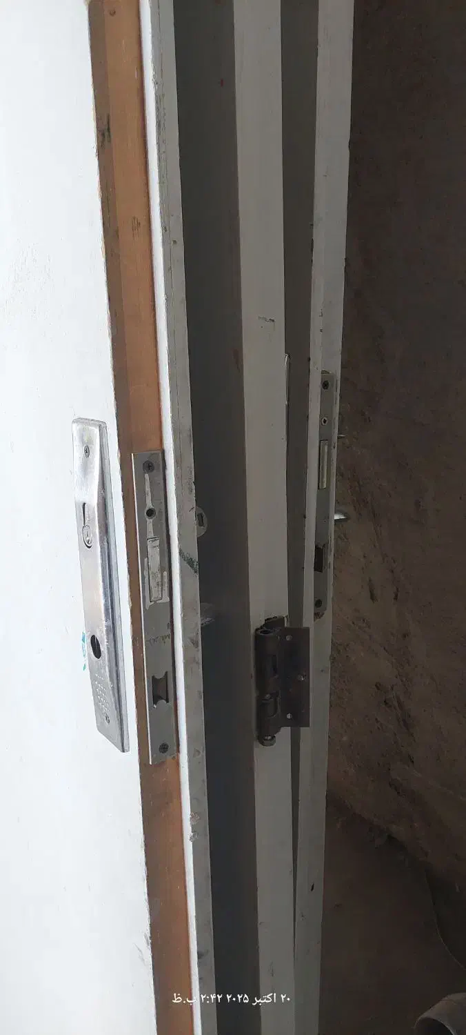 فروش  یکعدد درب چوبی|مصالح و تجهیزات ساختمان|قم, بوستان جوان|دیوار