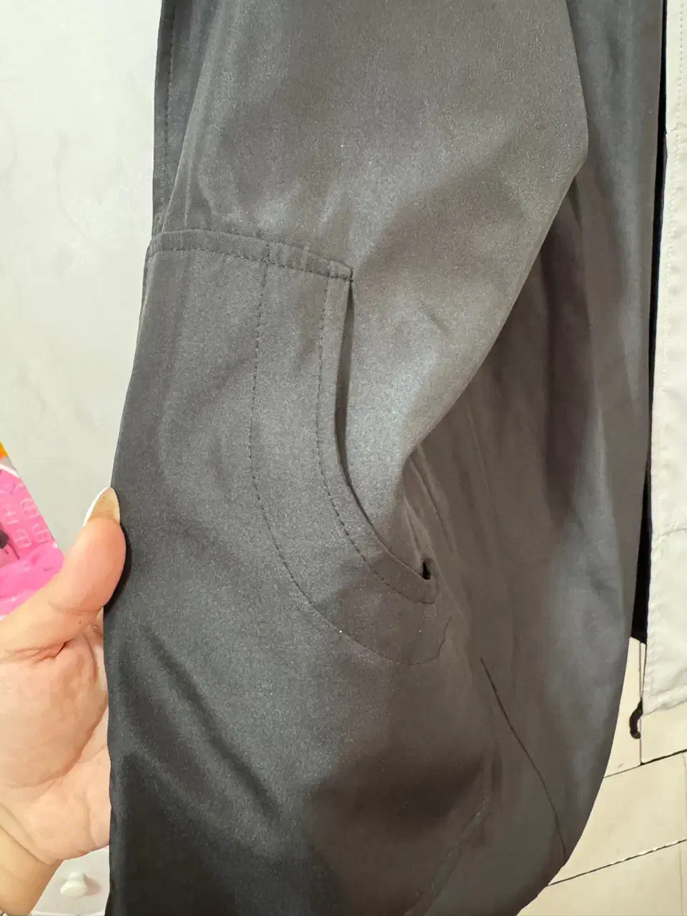 بارونی|لباس|رشت, معلم|دیوار