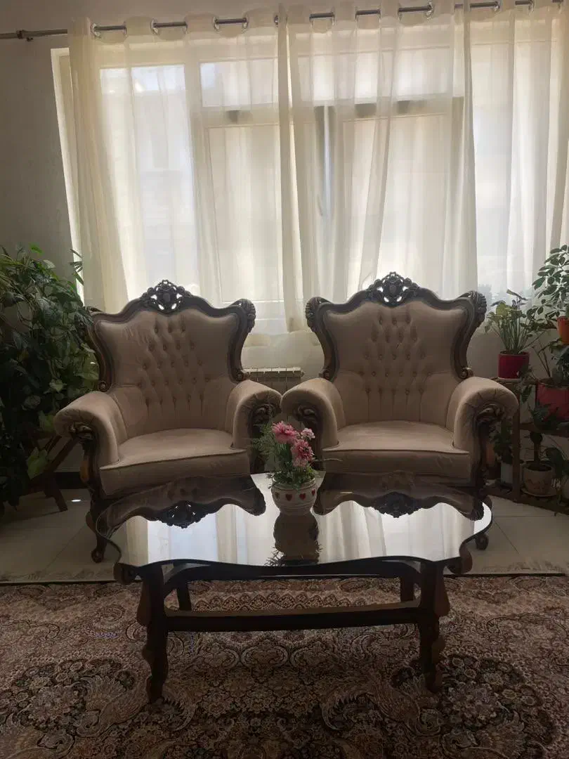 دو دست مبلمان|مبلمان خانگی و میز عسلی|شیراز, محمدیه|دیوار