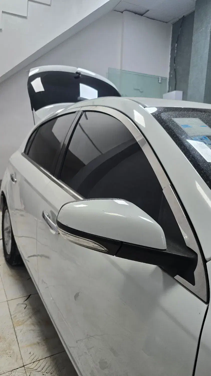 نصب تخصصی شیشه دودی|خدمات موتور و ماشین|رشت, کوی فکوری|دیوار