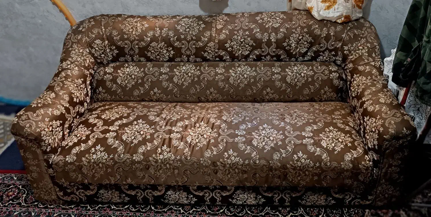 راحتی ۳نفره جلو تلویزیون|مبلمان خانگی و میز عسلی|فیروزکوه, |دیوار