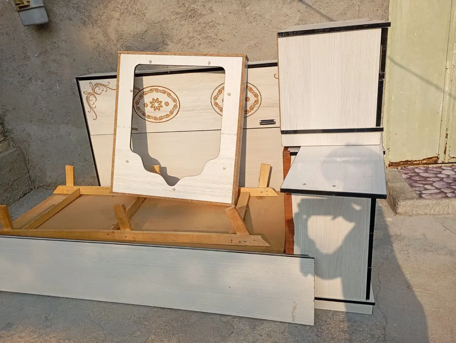 تخت خواب دو نفره|تخت و سرویس خواب|لامرد, |دیوار